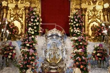 Máxima expectación en la bajada de la Virgen del Pino (Foto Antonio Alí)